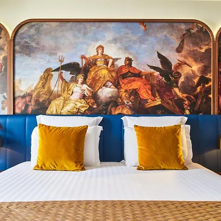 Le Hotel 4*