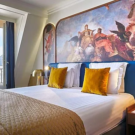 Le Hotel 4*