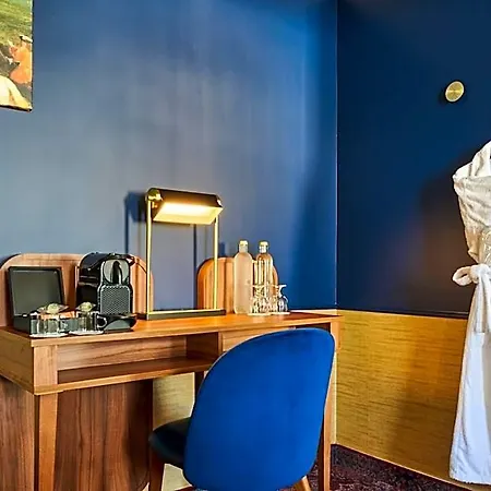 Le Hotel