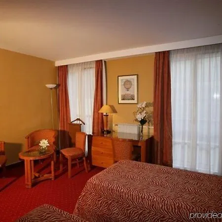 Le 4*