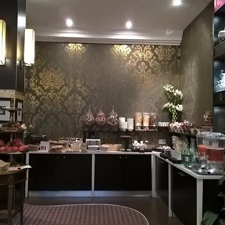 Le 4* Versailles