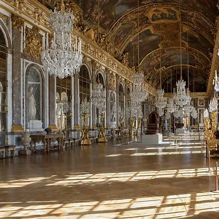 Le Versailles